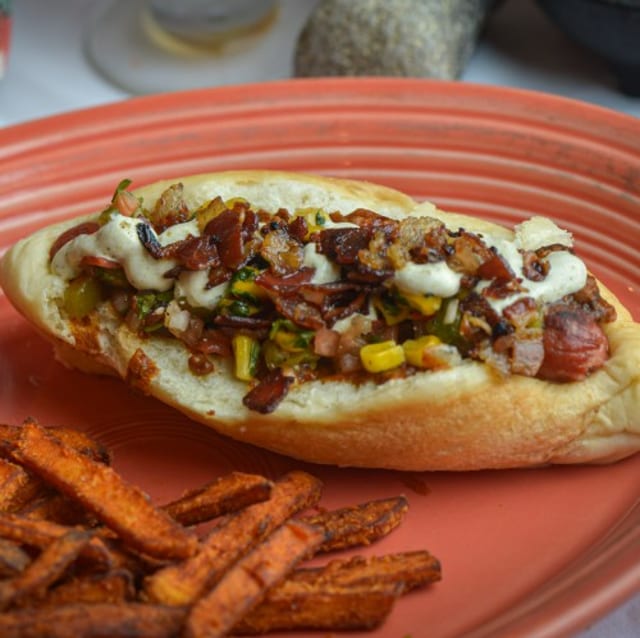 La Olla Dog.